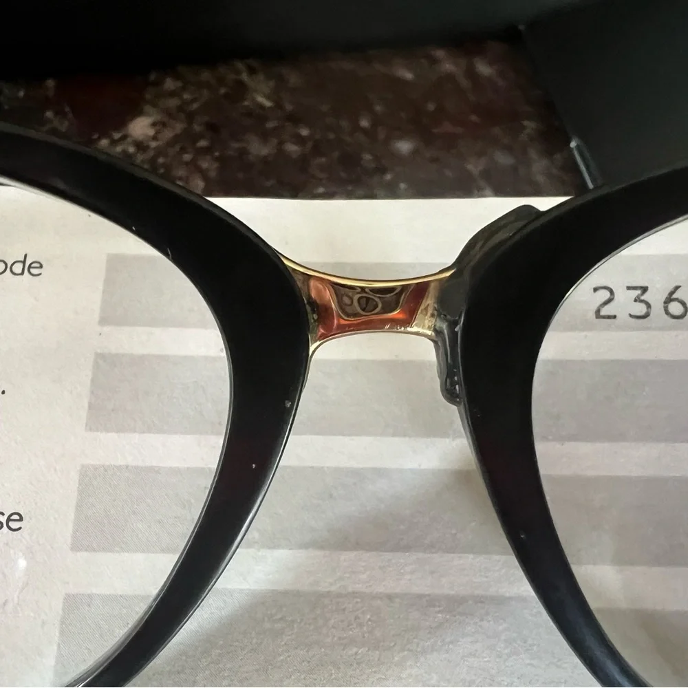 COA VERSACE Box comes with free glasses frame that was repaired